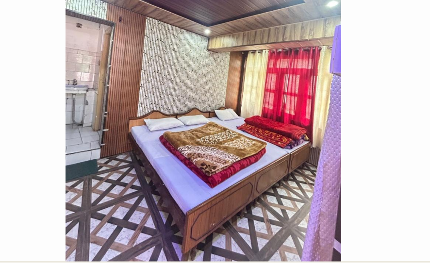 Ghangaria Base Camp stay room